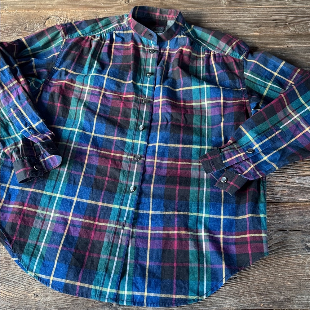Liz Wear high neck pearl button flannel plain blouse top GUC size P